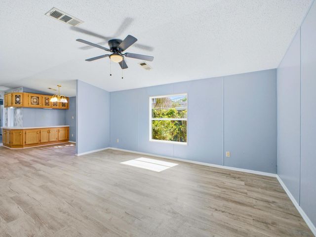 4185 N Shady Lane, Boynton Beach, FL 33436