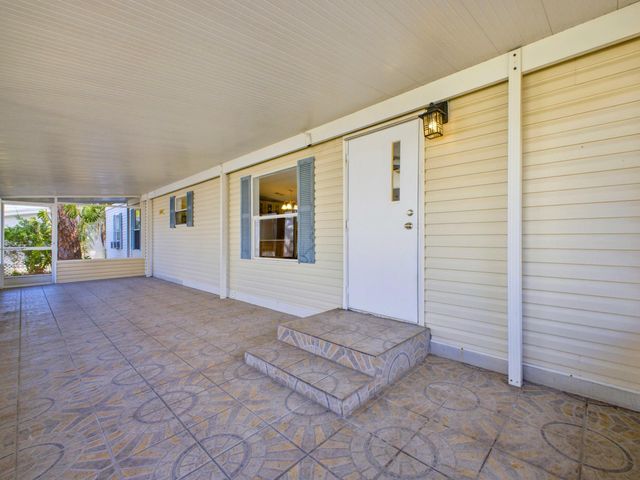 4185 N Shady Lane, Boynton Beach, FL 33436