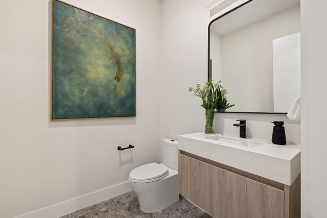 725 Lake Avenue N, Delray Beach, FL 33483