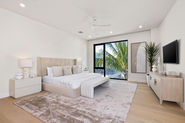 725 Lake Avenue N, Delray Beach, FL 33483