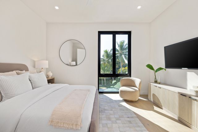 725 Lake Avenue N, Delray Beach, FL 33483