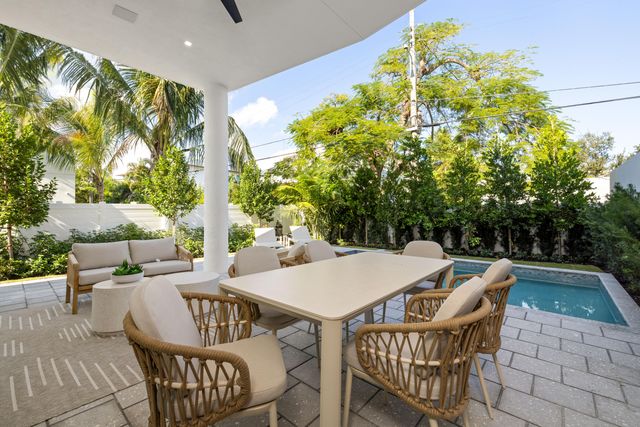 725 Lake Avenue N, Delray Beach, FL 33483