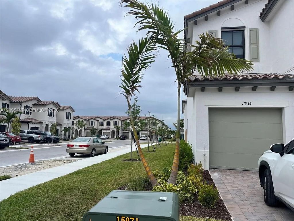 11935 SW 246th Ter, Miami, FL 33032