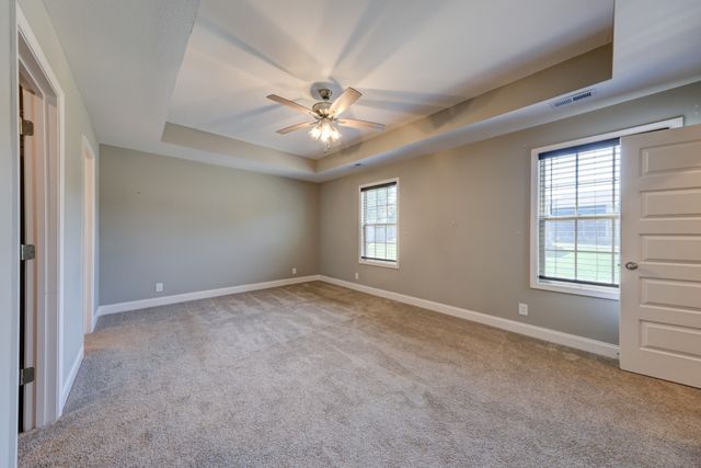 501 Vale Ct, Clarksville, TN 37042