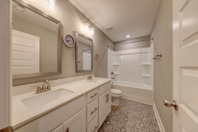 501 Vale Ct, Clarksville, TN 37042
