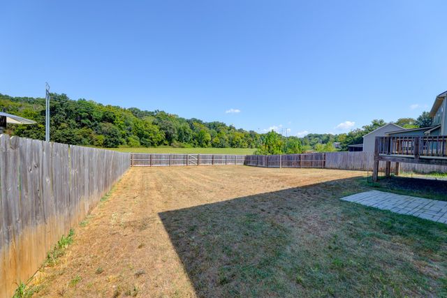 501 Vale Ct, Clarksville, TN 37042