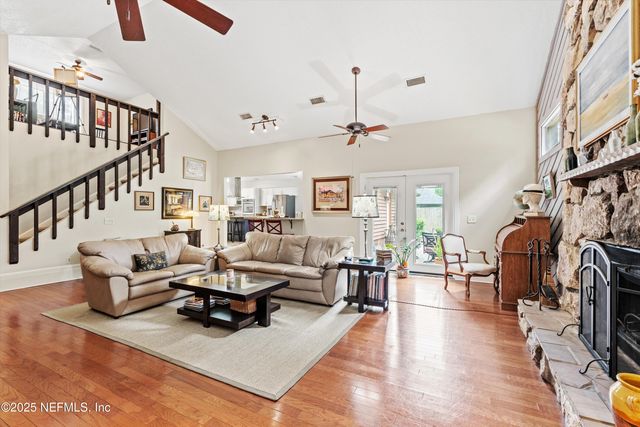 4654 ORTEGA FARMS Circle, Jacksonville, FL 32210