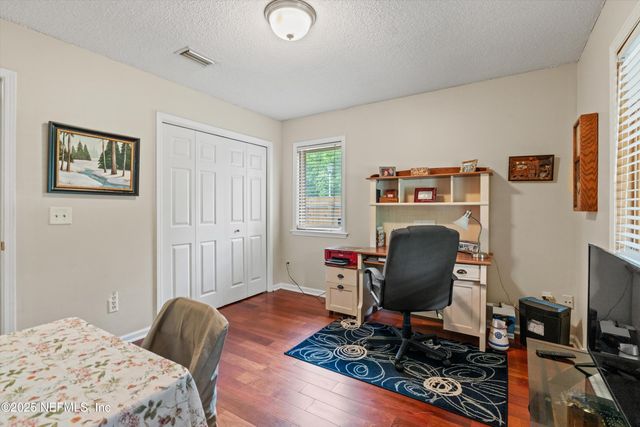 4654 ORTEGA FARMS Circle, Jacksonville, FL 32210