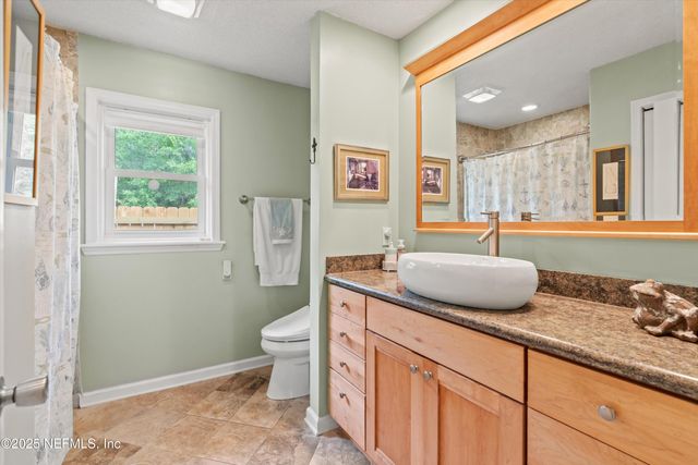 4654 ORTEGA FARMS Circle, Jacksonville, FL 32210