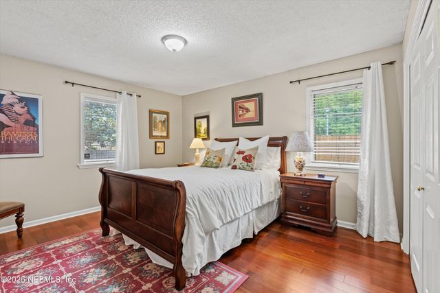 4654 ORTEGA FARMS Circle, Jacksonville, FL 32210