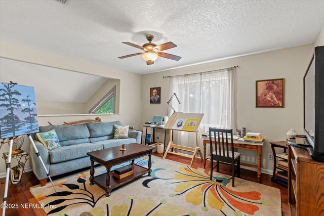 4654 ORTEGA FARMS Circle, Jacksonville, FL 32210