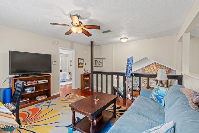 4654 ORTEGA FARMS Circle, Jacksonville, FL 32210