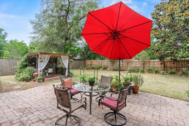 4654 ORTEGA FARMS Circle, Jacksonville, FL 32210