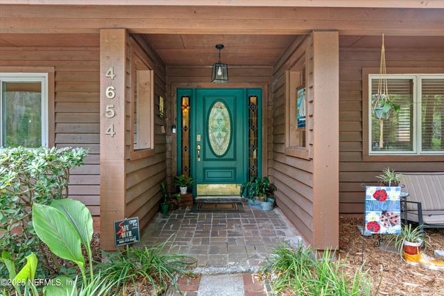 4654 ORTEGA FARMS Circle, Jacksonville, FL 32210