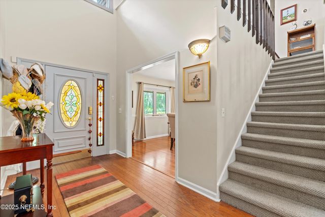 4654 ORTEGA FARMS Circle, Jacksonville, FL 32210