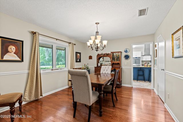 4654 ORTEGA FARMS Circle, Jacksonville, FL 32210