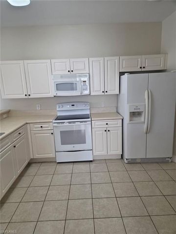 15122 Summit Place CIR 212, Naples, FL 34119