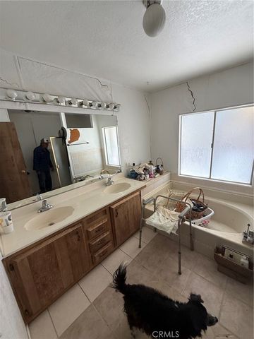 19536 Valle Vista Road, Phelan, CA 92301