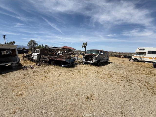 19536 Valle Vista Road, Phelan, CA 92301