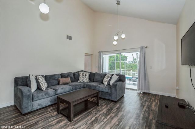 8825 KENSINGTON COURT, Kissimmee, FL 34747