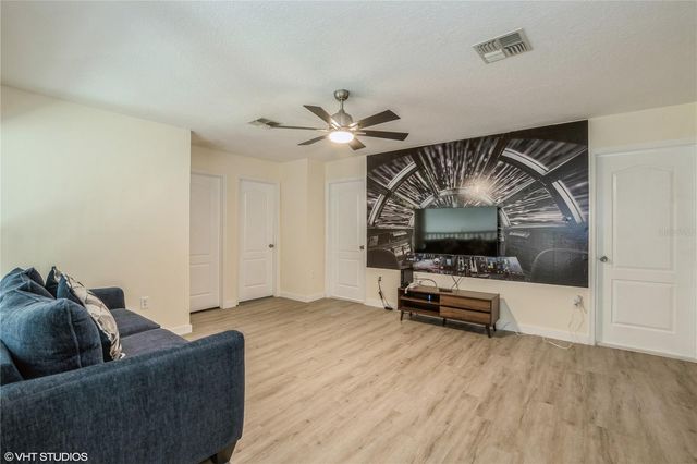 8825 KENSINGTON COURT, Kissimmee, FL 34747