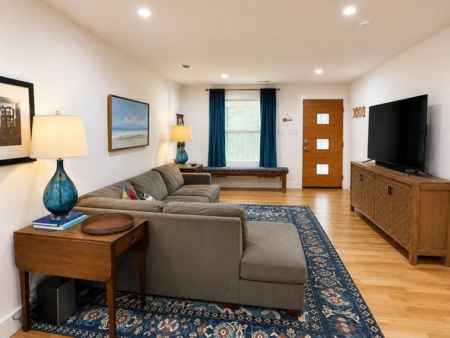 2728 Sunset Avenue, Dallas, TX 75211
