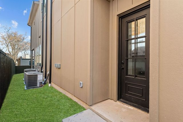 1827 Pollard Street, Dallas, TX 75208