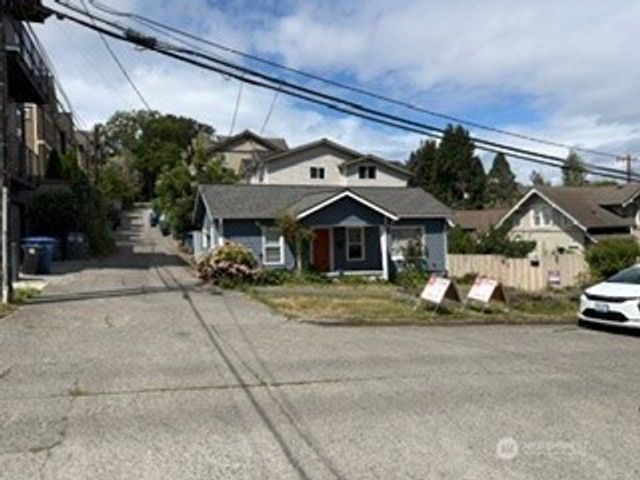 3115 Queen Anne Avenue N, Seattle, WA 98109