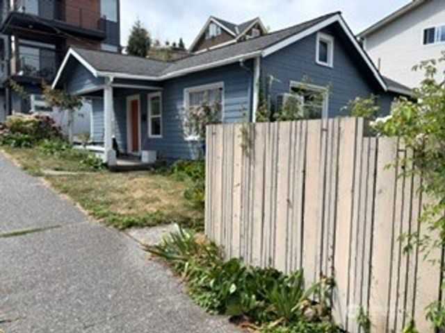 3115 Queen Anne Avenue N, Seattle, WA 98109