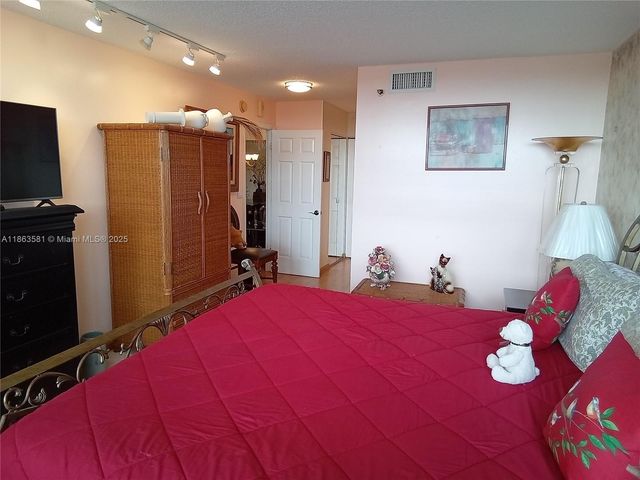 1000 St Charles Pl 615, Pembroke Pines, FL 33026