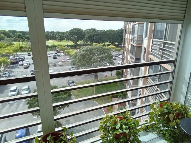 1000 St Charles Pl 615, Pembroke Pines, FL 33026