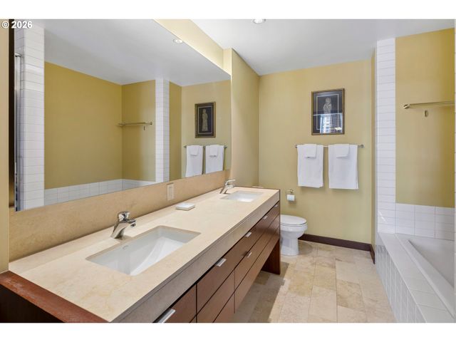 3570 S RIVER Pkwy 1313, Portland, OR 97239