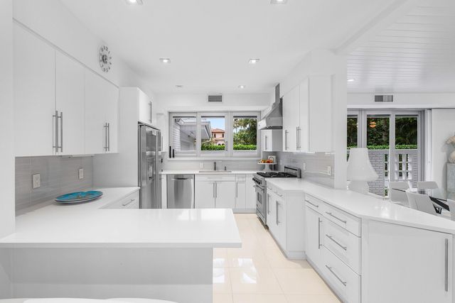 713 SE Atlantic Drive, Lantana, FL 33462