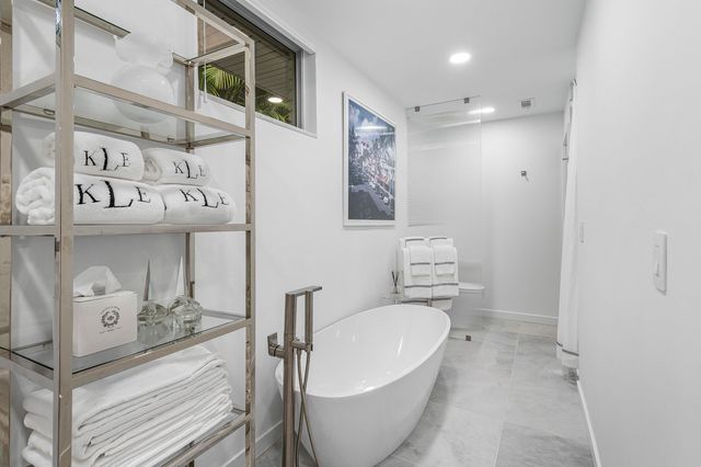 713 SE Atlantic Drive, Lantana, FL 33462