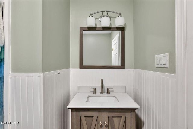 10 Leonard Avenue, Brunswick, NY 12180