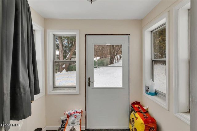 10 Leonard Avenue, Brunswick, NY 12180