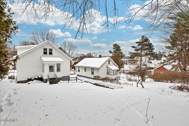 10 Leonard Avenue, Brunswick, NY 12180