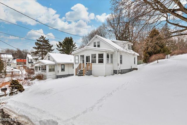 10 Leonard Avenue, Brunswick, NY 12180