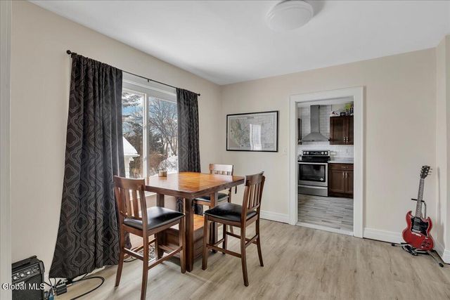 10 Leonard Avenue, Brunswick, NY 12180