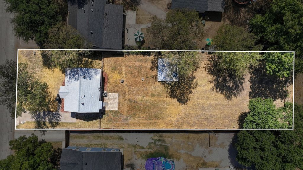 605 NE 33rd Street, Grand Prairie, TX 75050 — photo 2