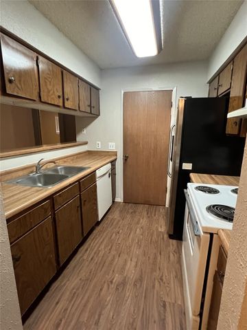 8105 Dowling CV, Austin, TX 78745