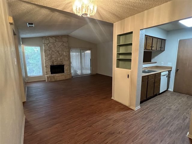 8105 Dowling CV, Austin, TX 78745