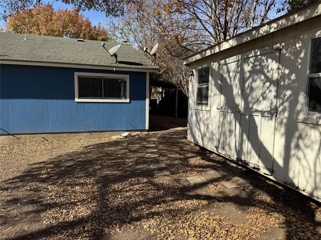 8105 Dowling CV, Austin, TX 78745