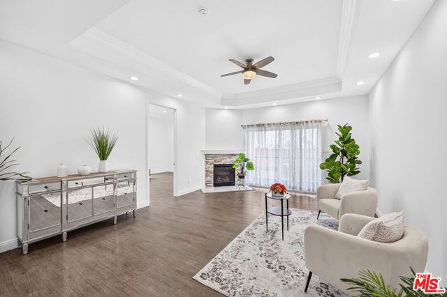 971 S St Andrews Place 301, Los Angeles, CA 90019
