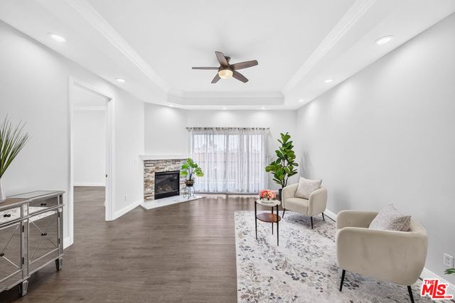 971 S St Andrews Place 301, Los Angeles, CA 90019