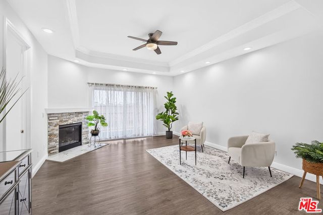971 S St Andrews Place 301, Los Angeles, CA 90019