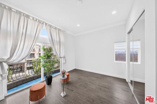971 S St Andrews Place 301, Los Angeles, CA 90019