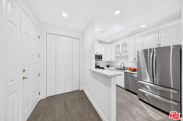 971 S St Andrews Place 301, Los Angeles, CA 90019