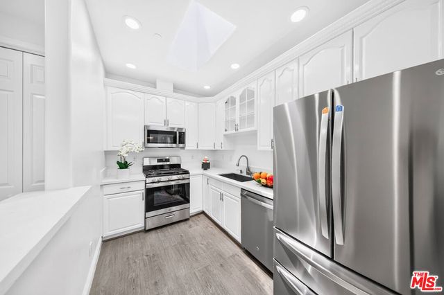 971 S St Andrews Place 301, Los Angeles, CA 90019