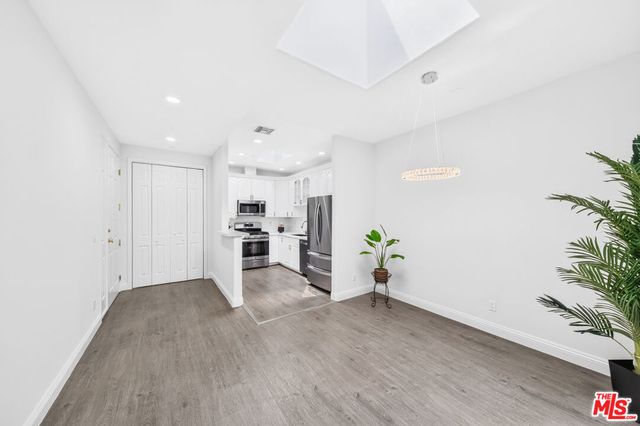 971 S St Andrews Place 301, Los Angeles, CA 90019